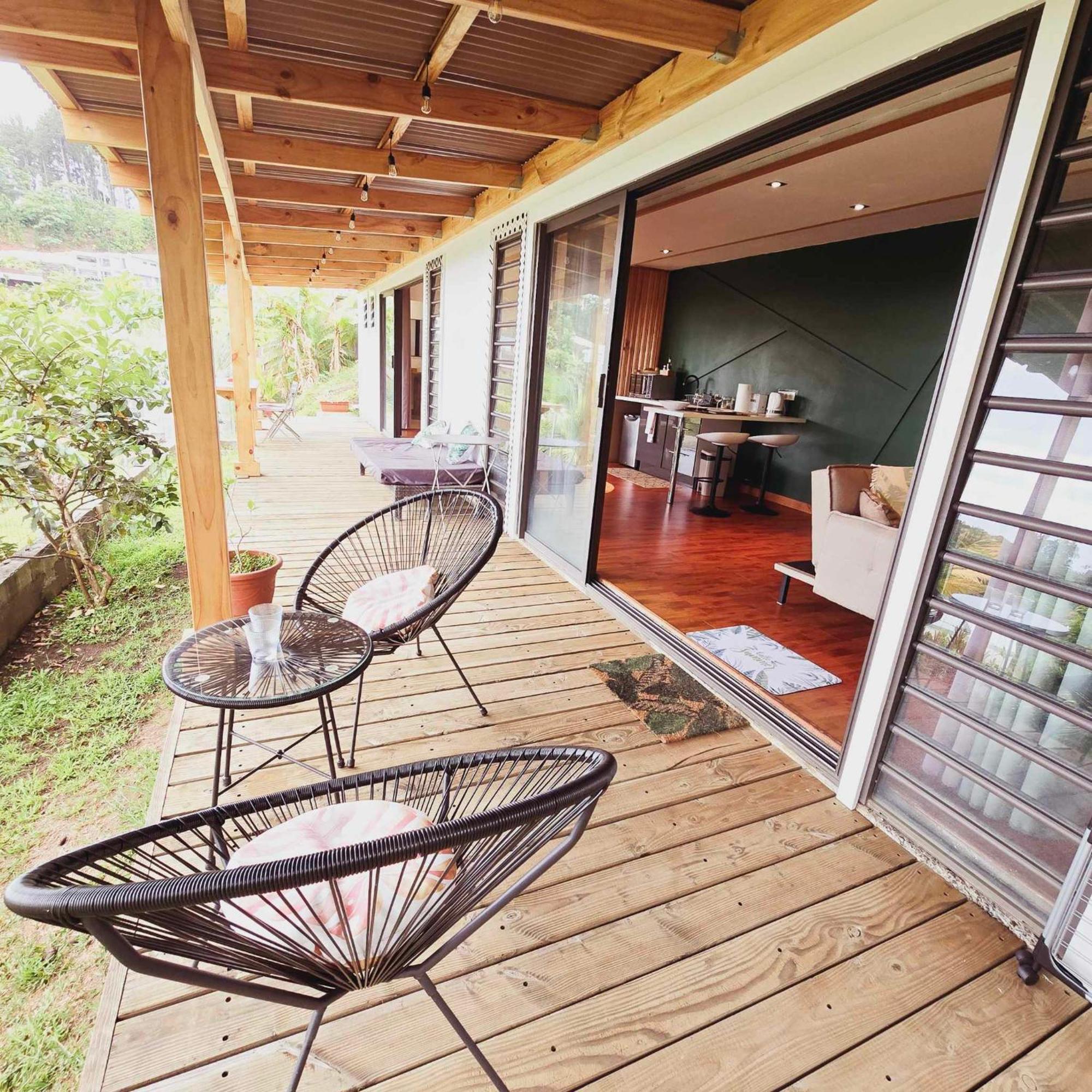Fare Toahana, Accommodation With A Ocean View 파페에테 외부 사진