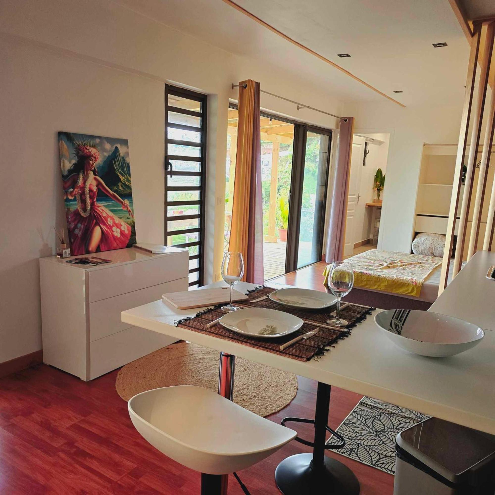 Fare Toahana, Accommodation With A Ocean View 파페에테 외부 사진