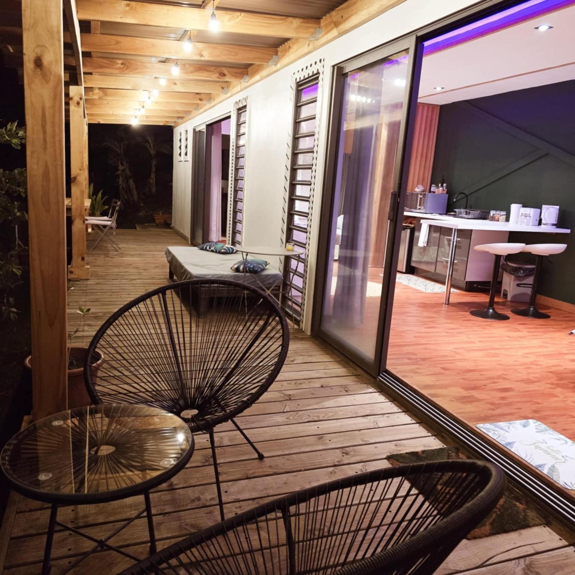 Fare Toahana, Accommodation With A Ocean View 파페에테 외부 사진